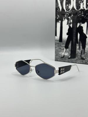 Miu Miu Gümüş Çerçeve Sİyah Cam Kadın Güneş Gözlük  G1353-VLL